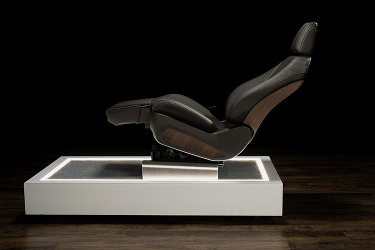 Magna ZG Lounger in read mode
